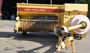 New Holland 940 baler
